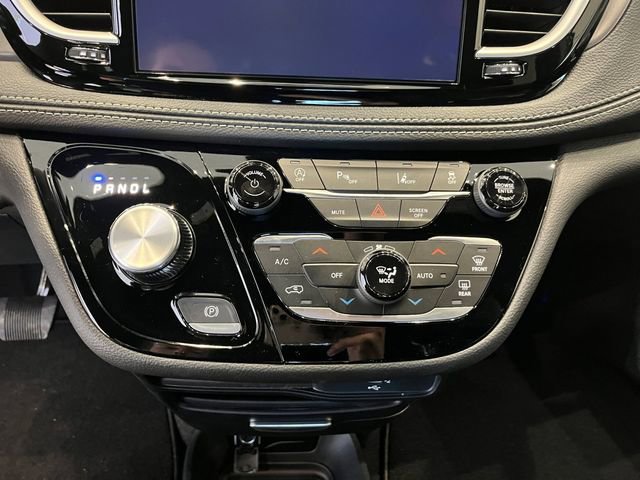 New 2026 Chrysler Pacifica Select image 29