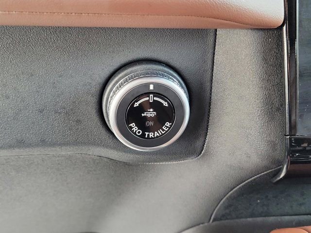 Used 2025 Lincoln Navigator Reserve image 25