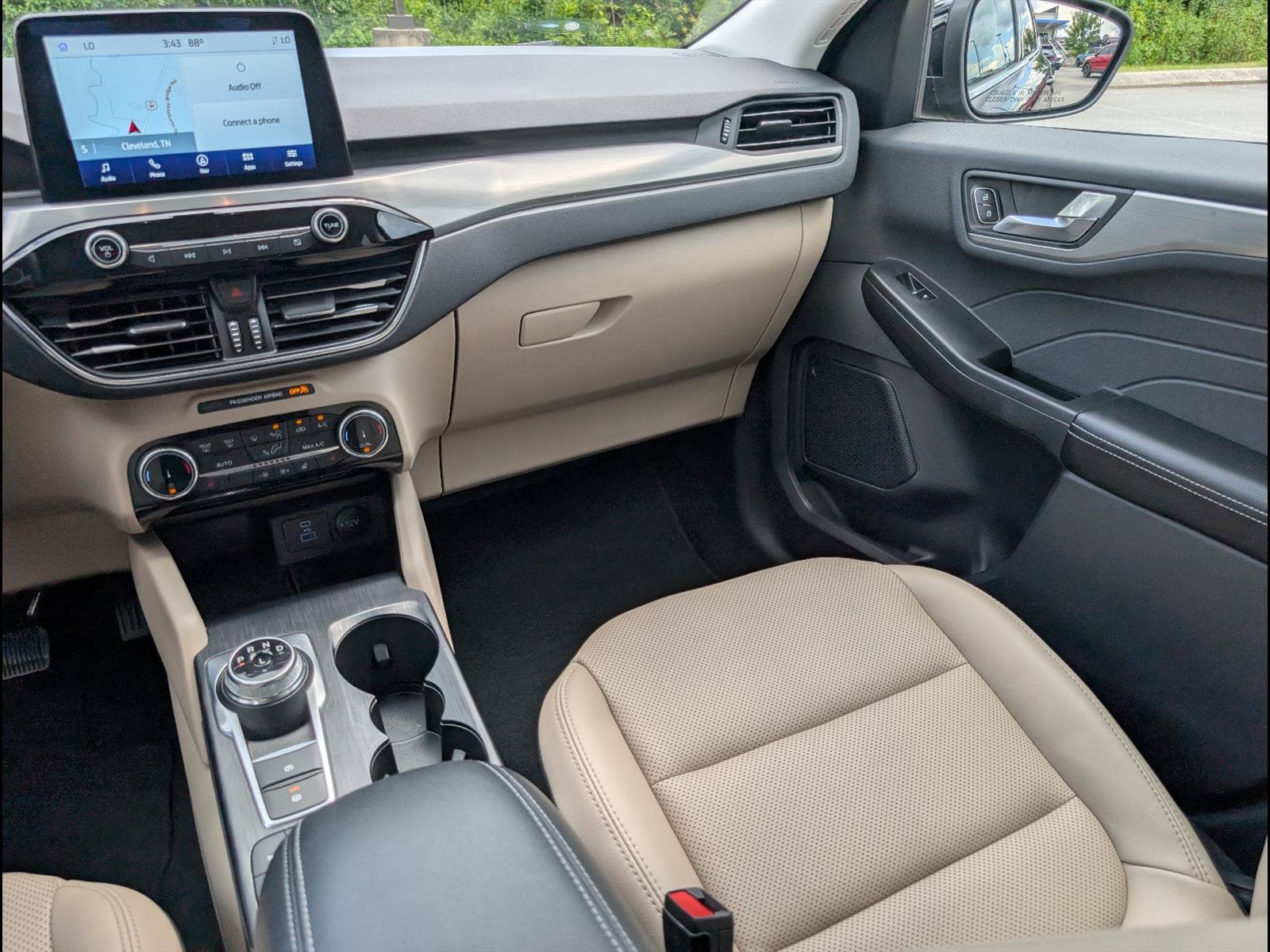 Used 2022 Ford Escape Titanium AWD/4WD image 9