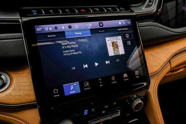 Used 2022 Jeep Grand Cherokee Summit AWD/4WD image 42