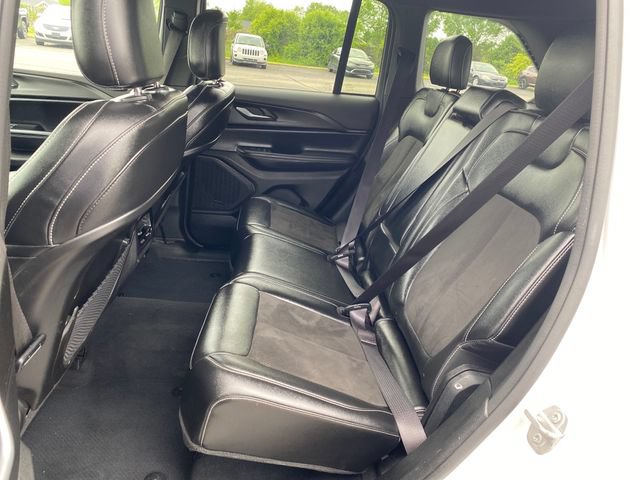 Used 2023 Jeep Grand Cherokee Altitude AWD/4WD image 18