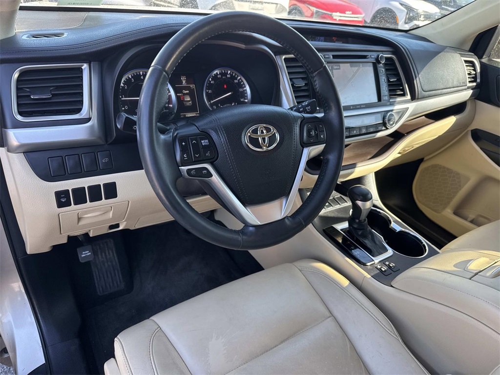 Used 2016 Toyota Highlander XLE image 36