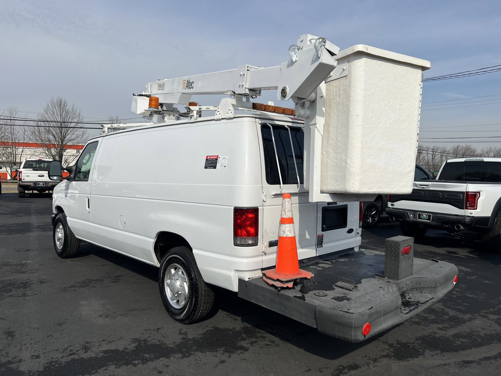 Used 2014 Ford E-350 and Econoline 350 Super Duty image 5