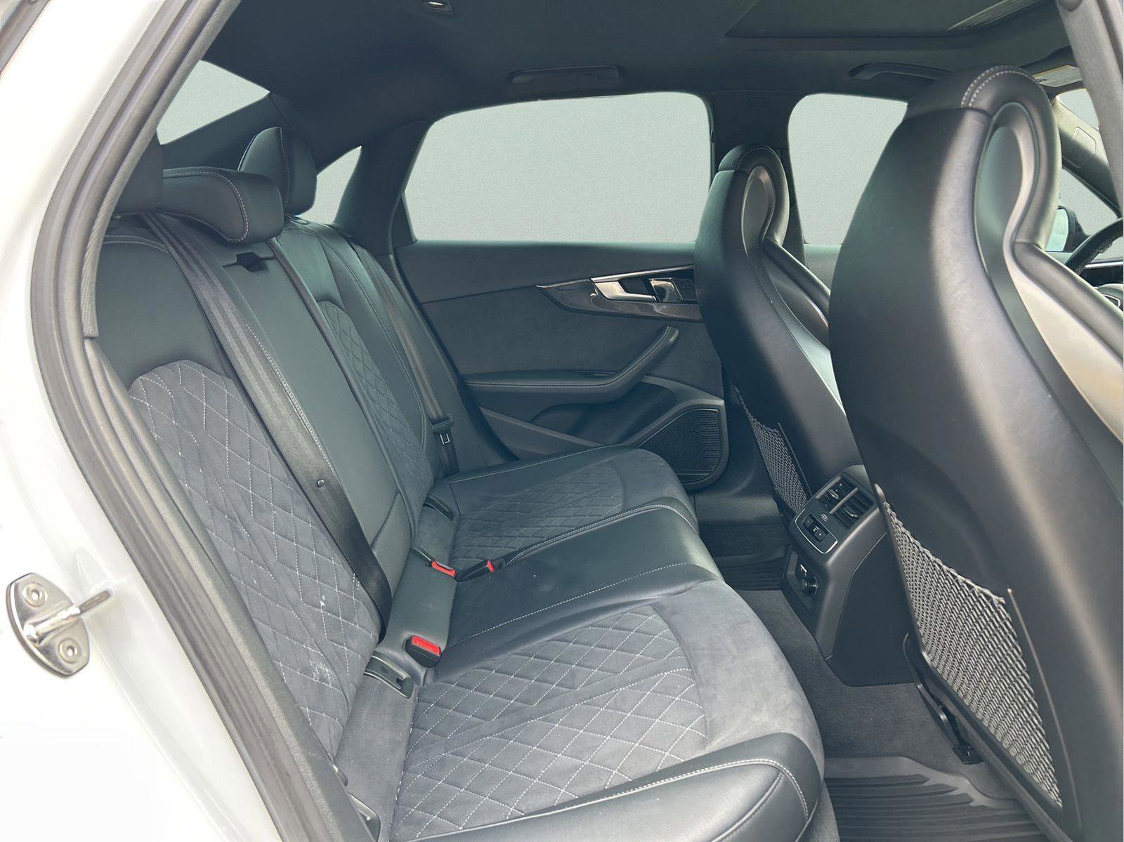 Used 2022 Audi S4 Premium Plus image 31