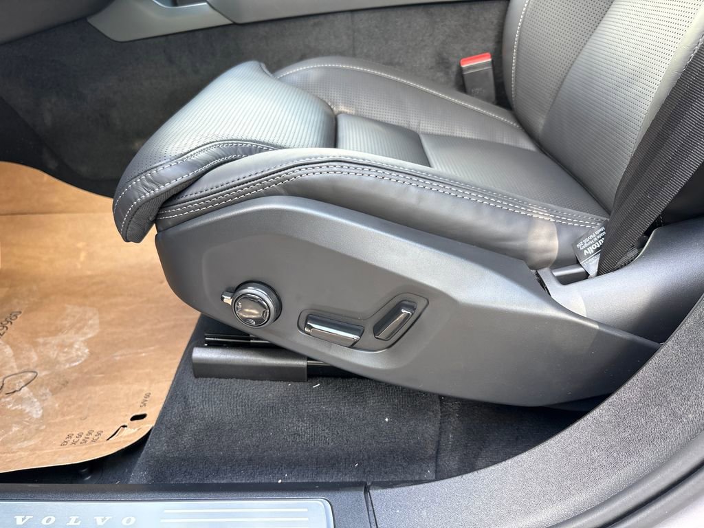 New 2026 Volvo XC90 B5 Ultra image 6