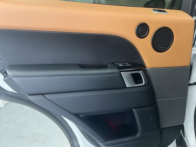 Used 2018 Land Rover Range Rover Sport HSE Dynamic image 14