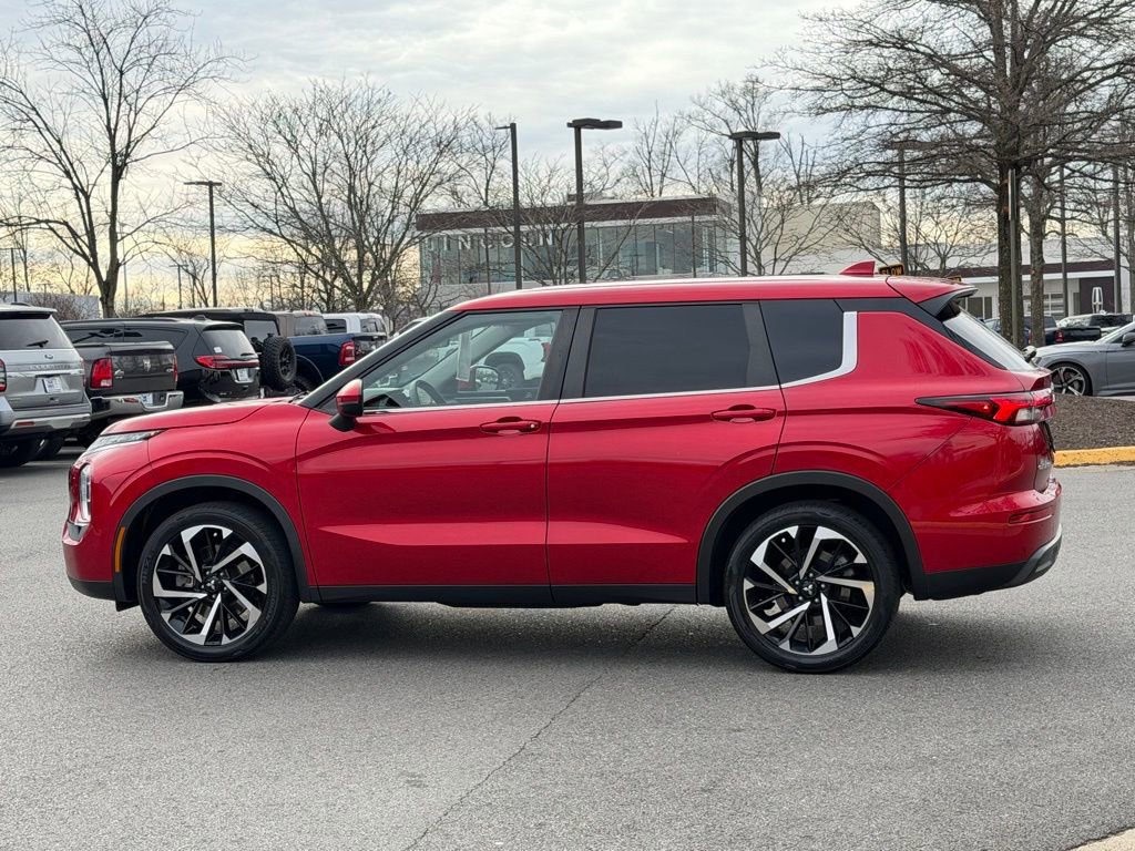 Used 2022 Mitsubishi Outlander ES image 10