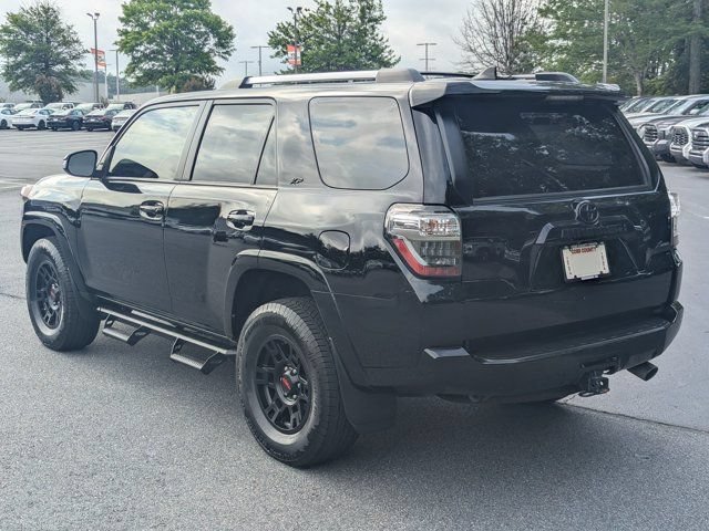 Used 2022 Toyota 4Runner SR5 Premium w/ Moonroof Package AWD/4WD image 5