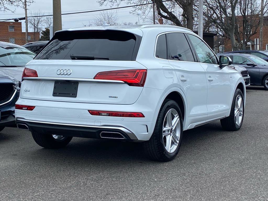 Used 2024 Audi Q5 e Premium Plus w/ Premium Plus Package image 3