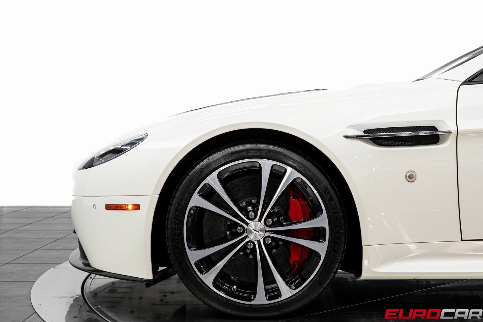Used 2017 Aston Martin V12 Vantage S image 16