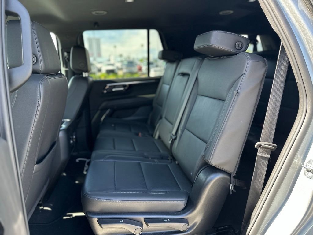 Used 2025 Chevrolet Tahoe Z71 image 4