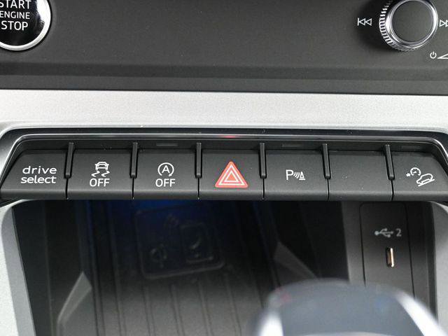Used 2024 Audi Q3 2.0T Premium Plus image 24