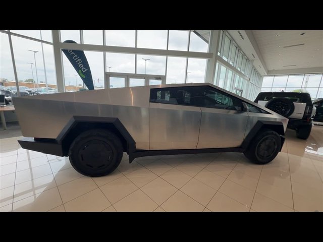 Used 2024 Tesla Cybertruck AWD Crew Cab image 9
