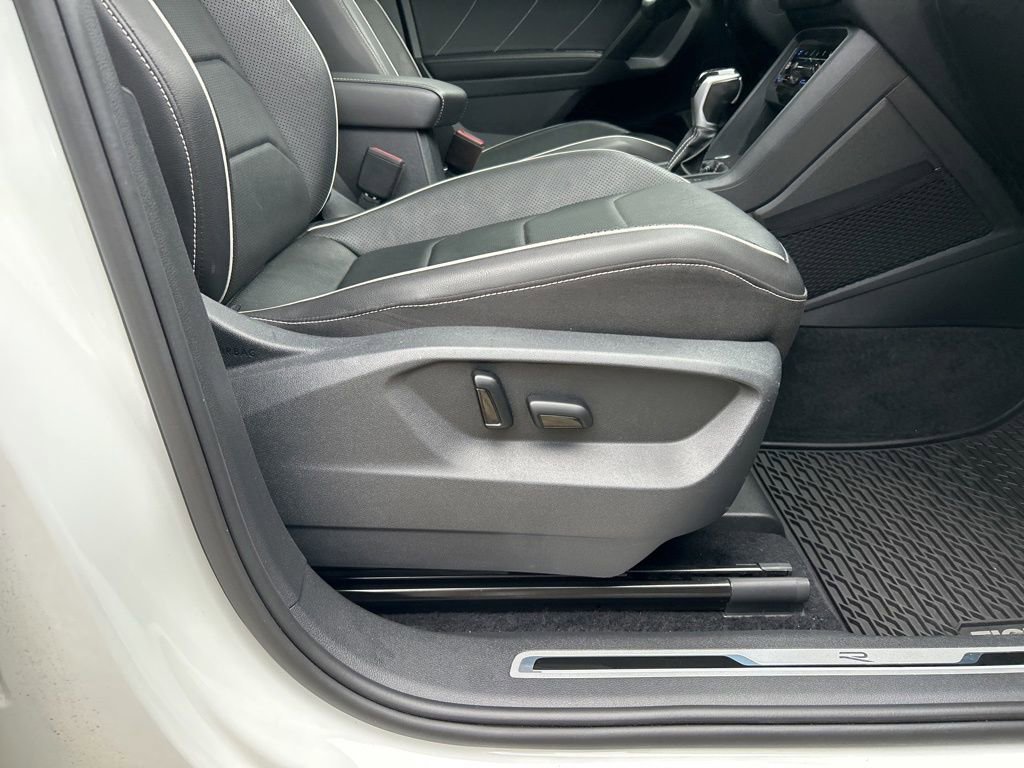 Used 2022 Volkswagen Tiguan SEL R-Line image 44