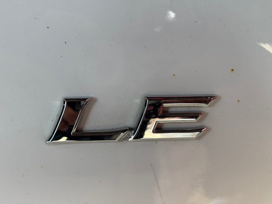 Used 2025 Toyota Camry LE FWD image 34
