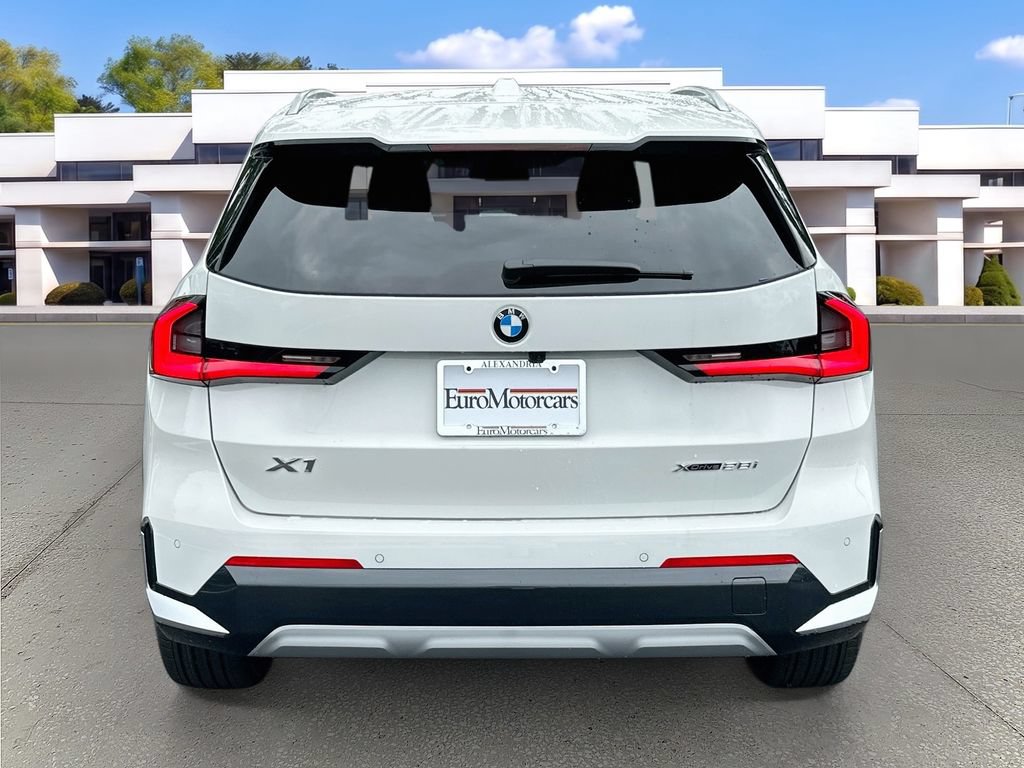 New 2027 BMW X1 xDrive28i AWD/4WD image 6