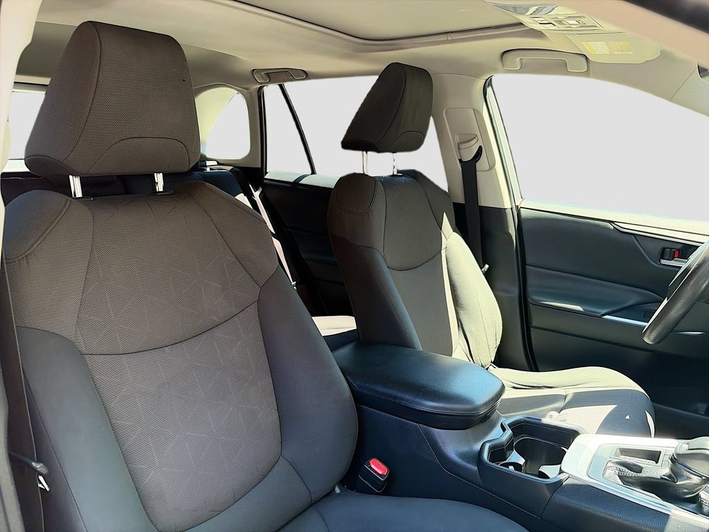 Used 2019 Toyota RAV4 XLE FWD image 27