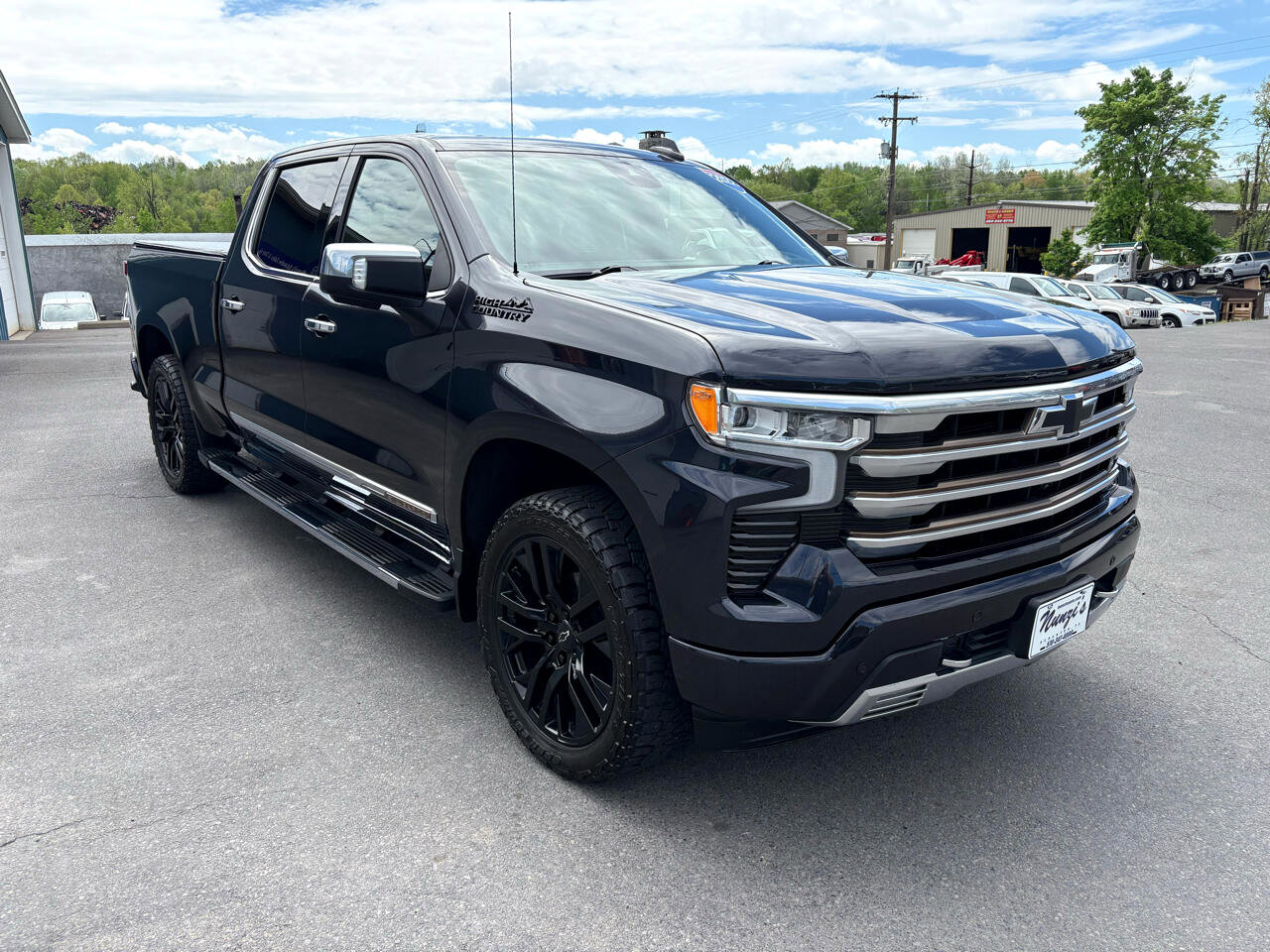 Used 2022 Chevrolet Silverado 1500 High Country w/ High Country Premium Package image 7