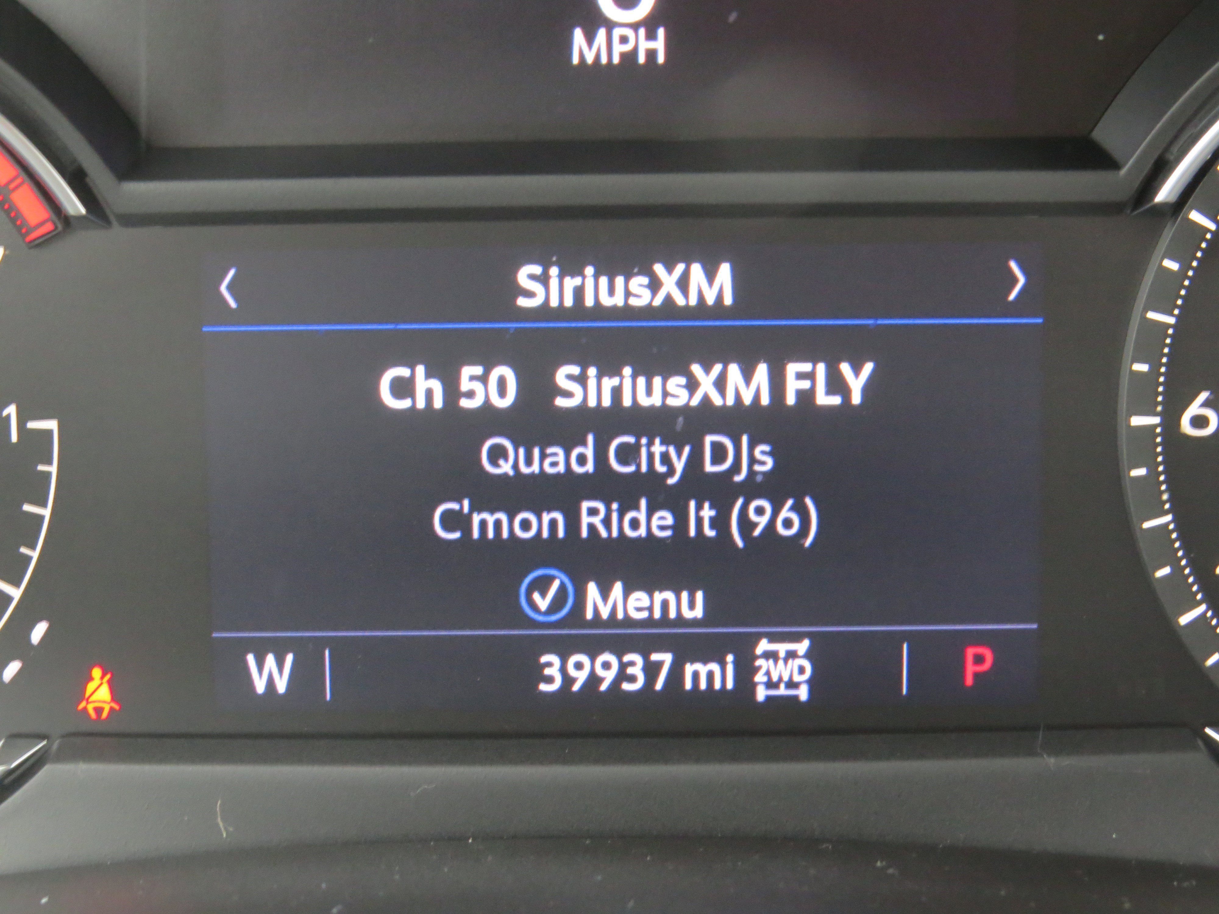 Certified 2023 Cadillac XT4 Luxury w/ Cold Weather Package image 27