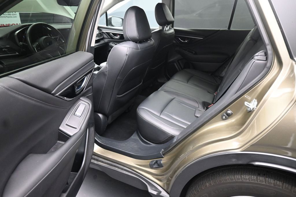 Used 2022 Subaru Outback Limited AWD/4WD image 21