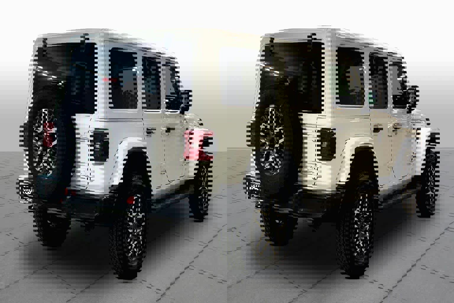 Used 2025 Jeep Wrangler Sahara w/ Safety Group image 12