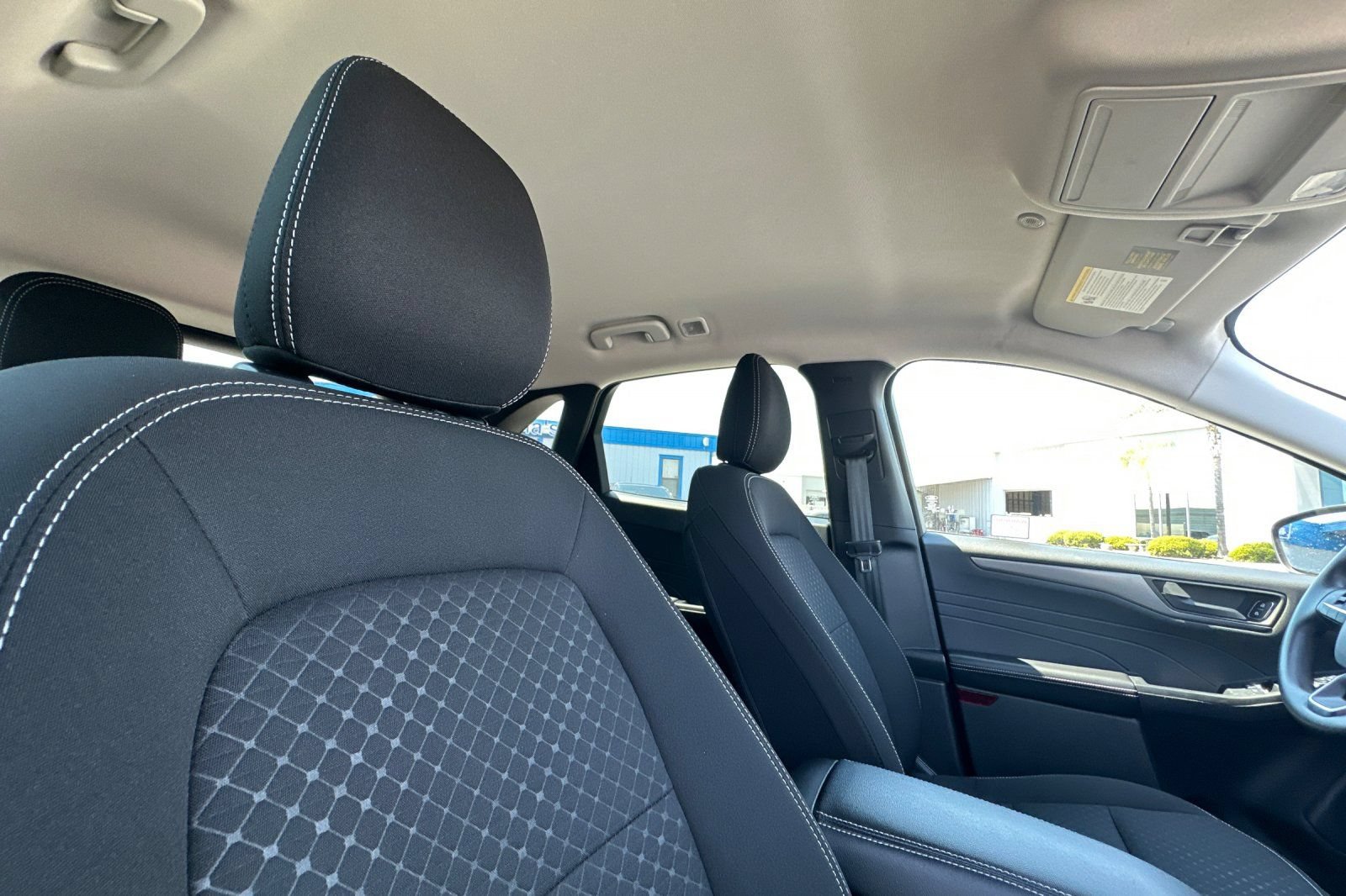 Used 2025 Ford Escape Active AWD/4WD image 21