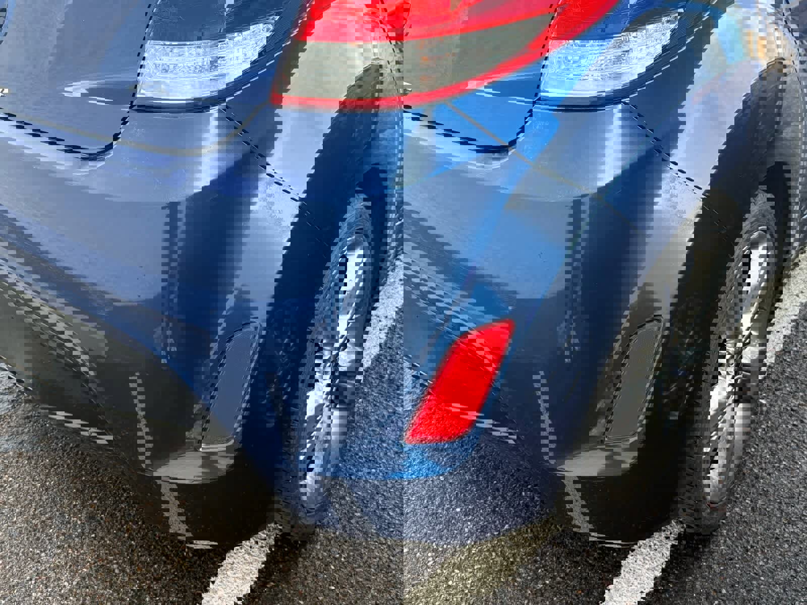 Used 2017 Hyundai Veloster Value Edition image 18