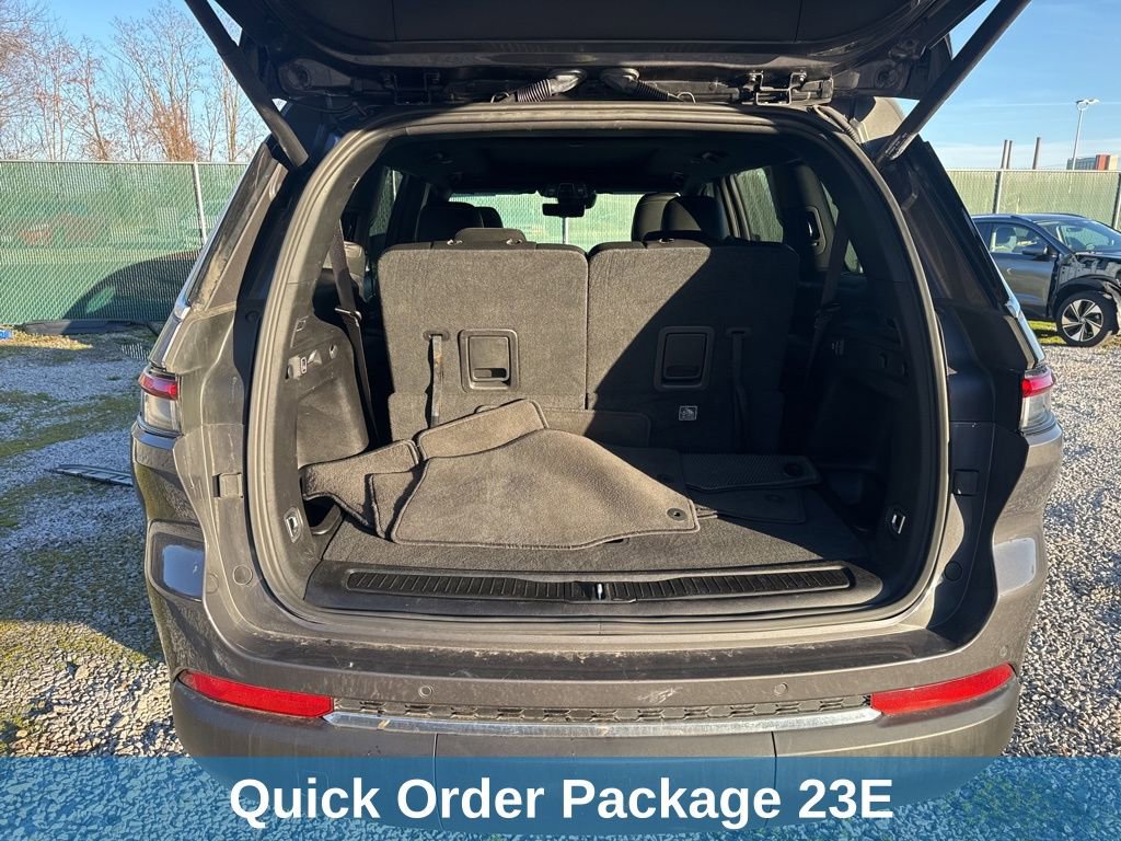 Used 2024 Jeep Grand Cherokee L Limited w/ Luxury Tech Group II image 8