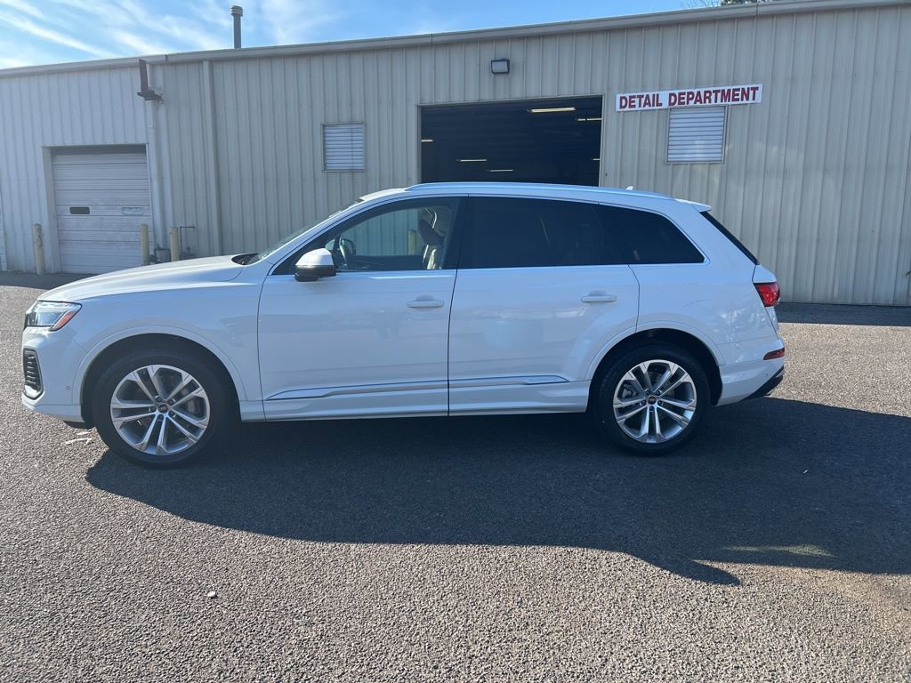 Used 2025 Audi Q7 3.0T Premium Plus image 2