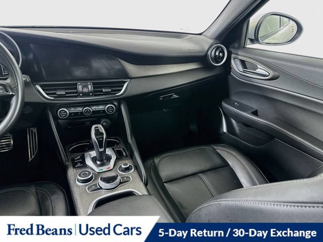 Used 2023 Alfa Romeo Giulia Ti AWD/4WD image 31