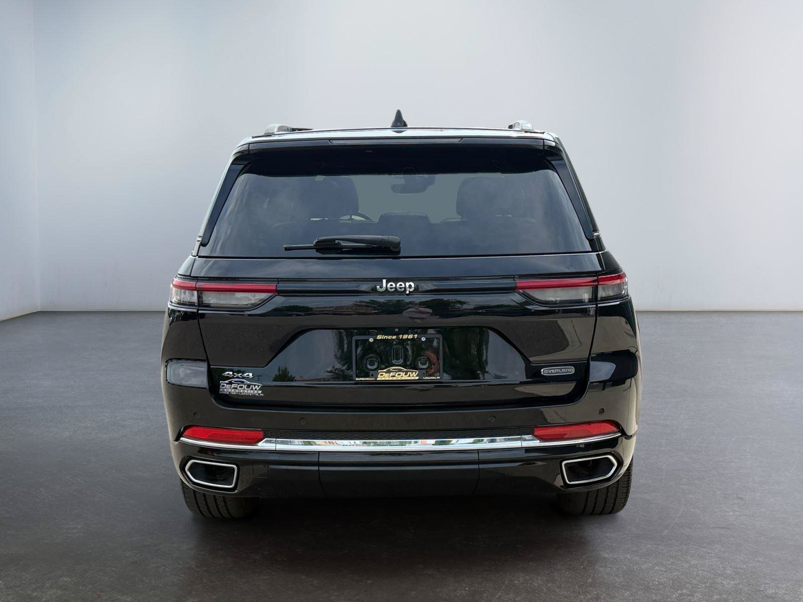 Used 2023 Jeep Grand Cherokee Overland AWD/4WD image 4