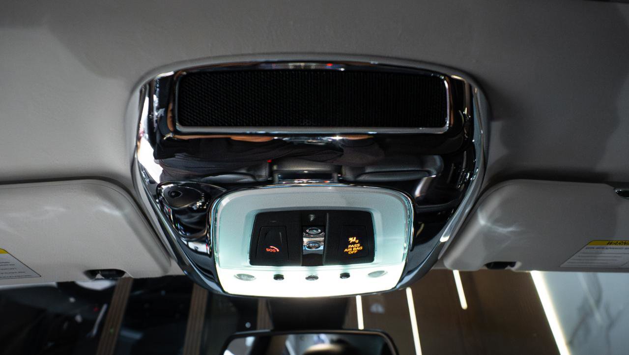 Used 2017 Rolls-Royce Ghost image 31