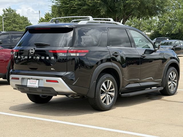 Used 2024 Nissan Pathfinder SL FWD image 4