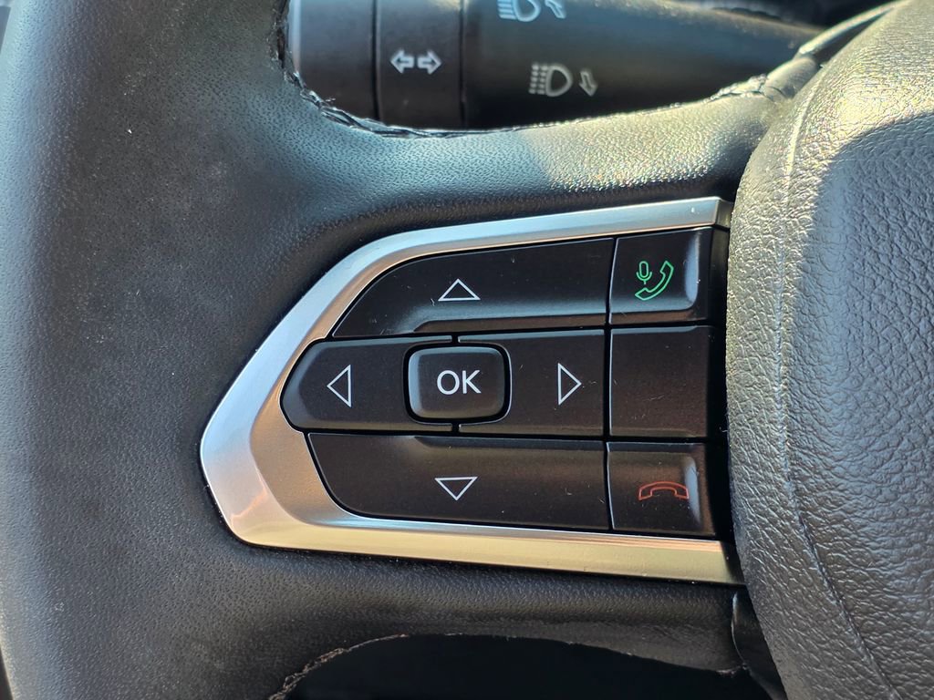 Used 2023 Jeep Compass Latitude AWD/4WD image 17