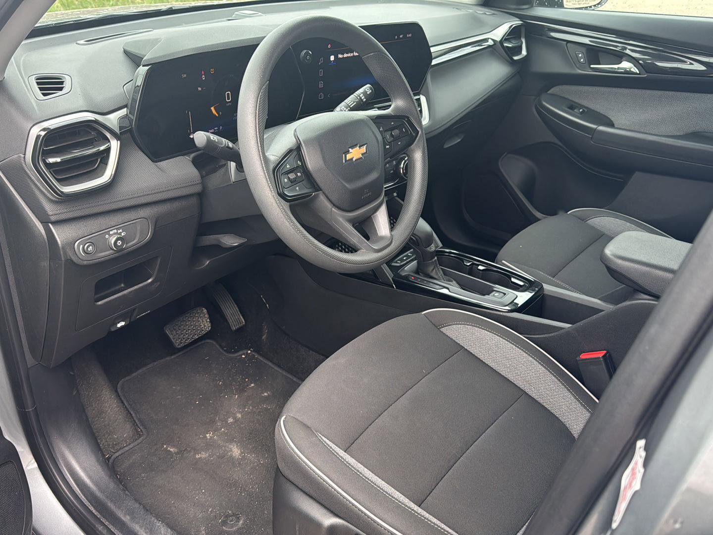 Used 2025 Chevrolet TrailBlazer LT AWD/4WD image 13