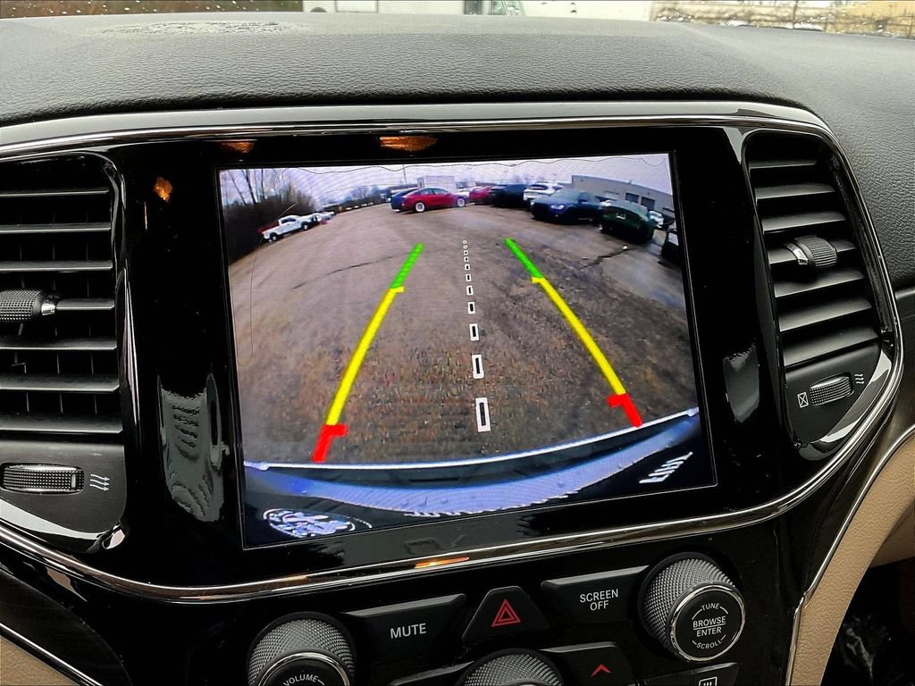 Used 2020 Jeep Grand Cherokee Limited AWD/4WD image 14