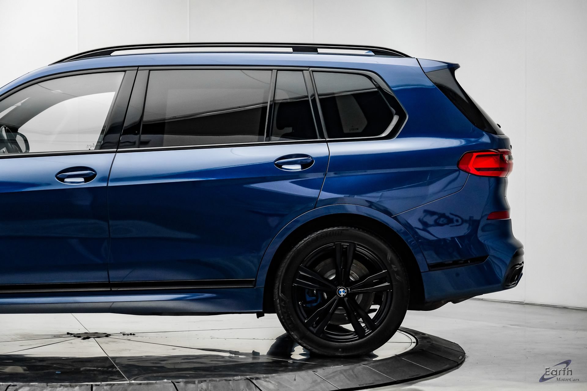 Used 2022 BMW X7 M50i w/ Dynamic Handling Package AWD/4WD image 7