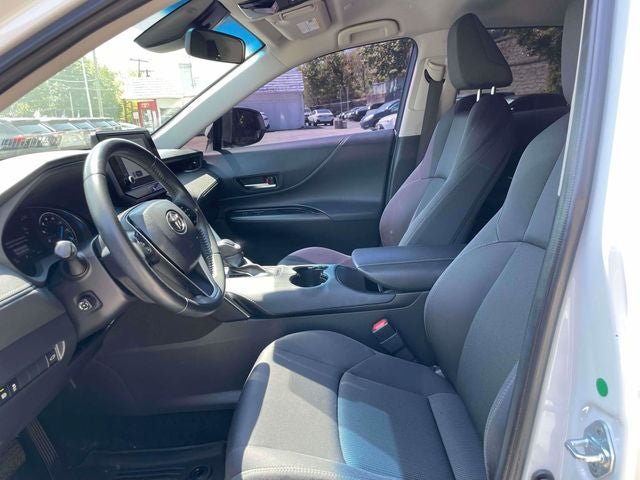Used 2023 Toyota Venza LE AWD/4WD image 17