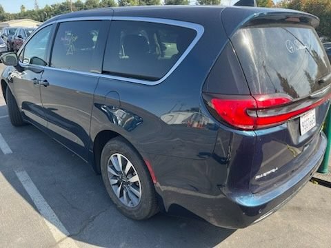 Used 2023 Chrysler Pacifica Touring-L FWD image 4