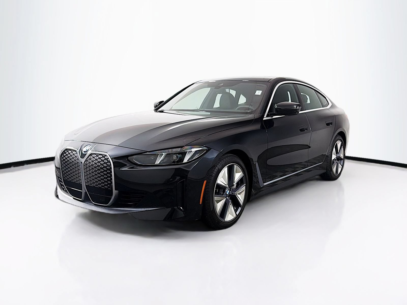 Used 2025 BMW i4 xDrive40i w/ Parking Assistance Package AWD/4WD image 3