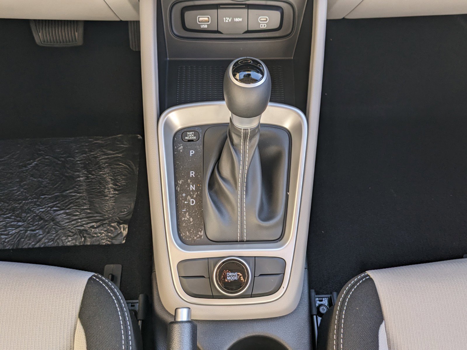 New 2025 Hyundai Venue SEL FWD image 25