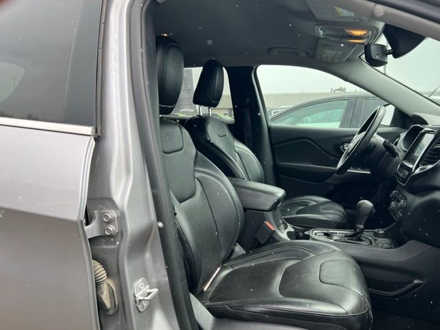 Used 2019 Jeep Cherokee Limited image 14