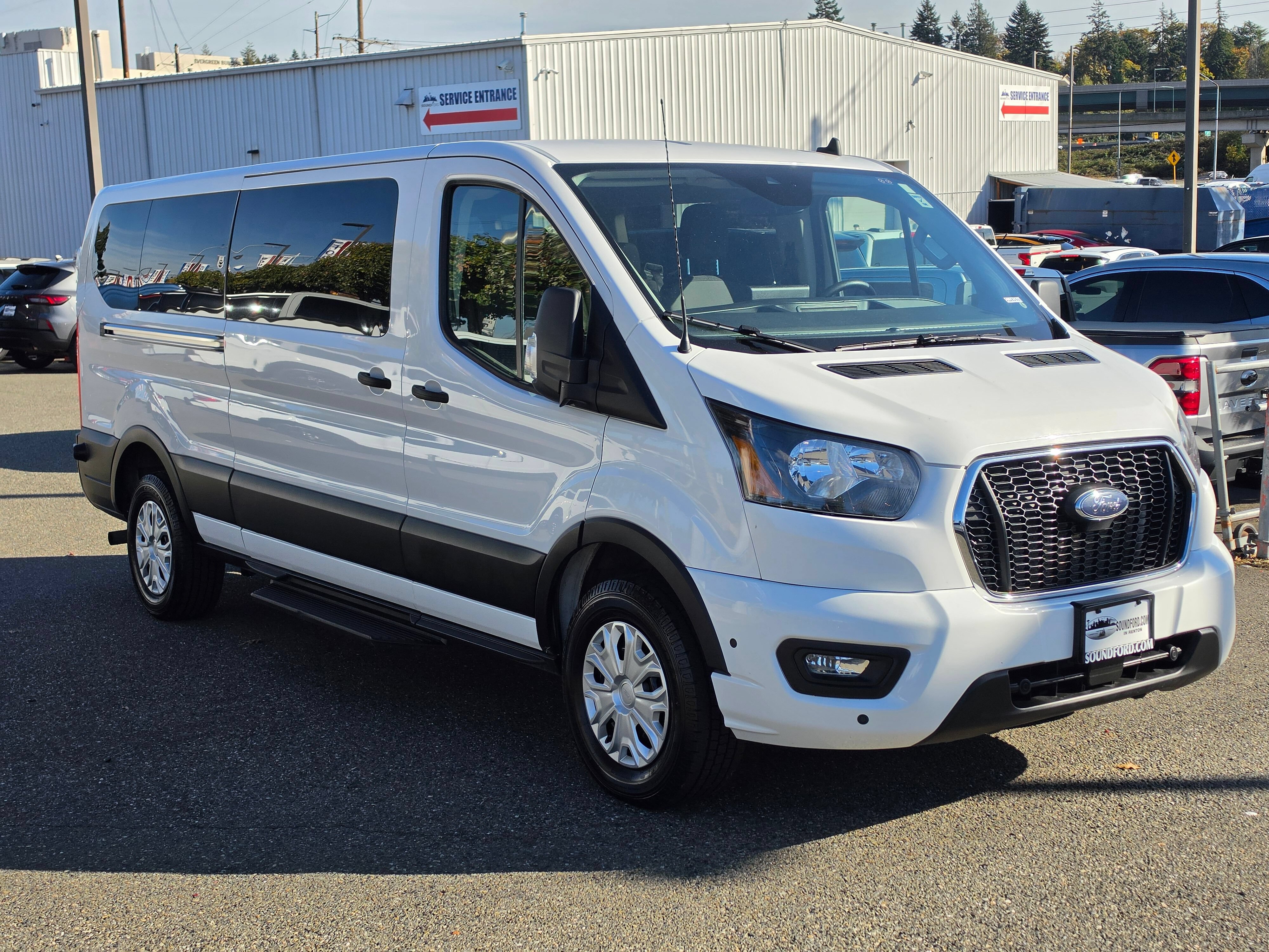 Used 2024 Ford Transit 350 XLT RWD image 3