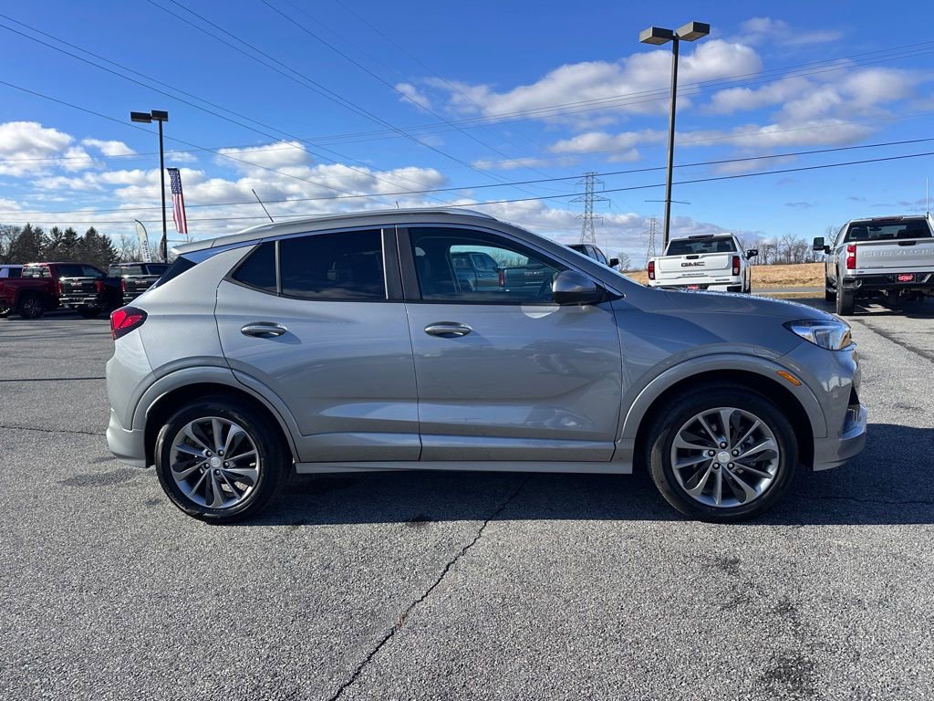 Certified 2023 Buick Encore GX Select w/ Sport Touring Package FWD image 3