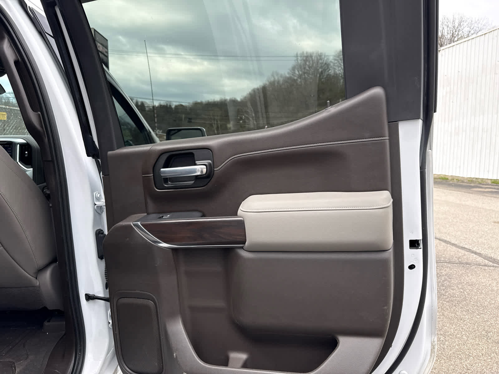 Used 2021 GMC Sierra 1500 SLT image 24