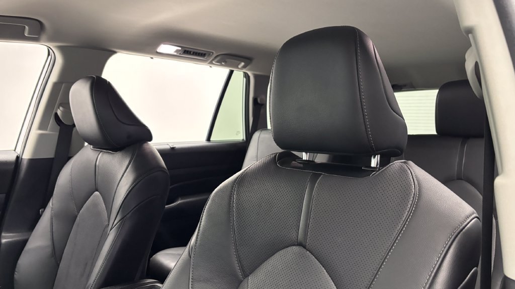 Used 2024 Toyota Grand Highlander AWD image 14