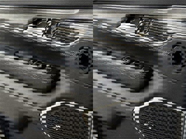 Used 2024 Jeep Wagoneer L Series II image 24