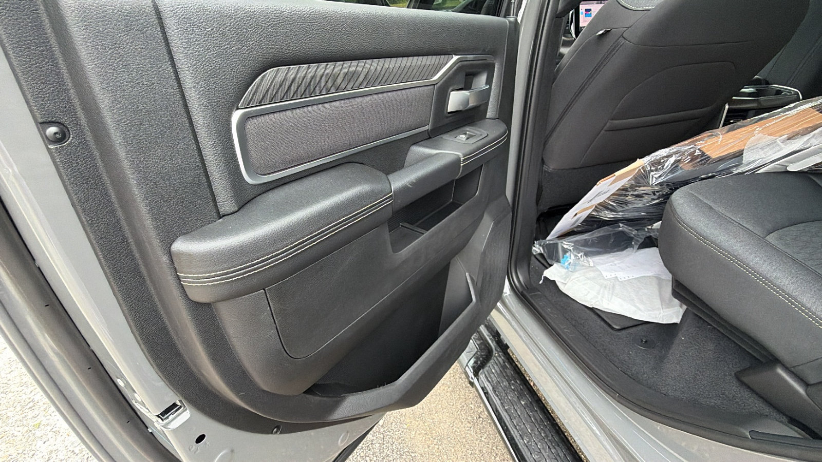 New 2026 RAM 3500 Big Horn AWD/4WD image 18
