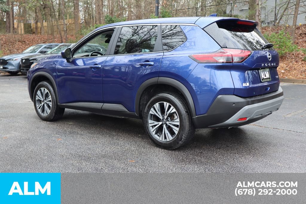 Used 2023 Nissan Rogue SV image 9