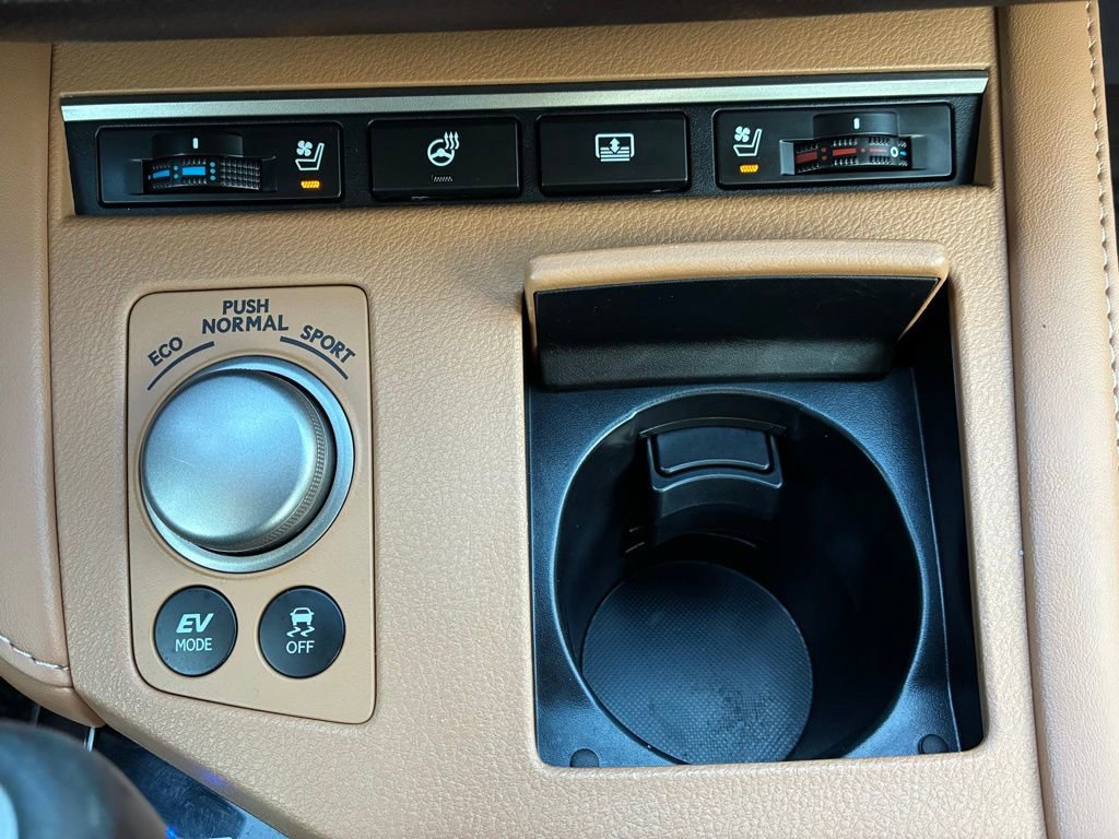 Used 2018 Lexus ES 300h image 31